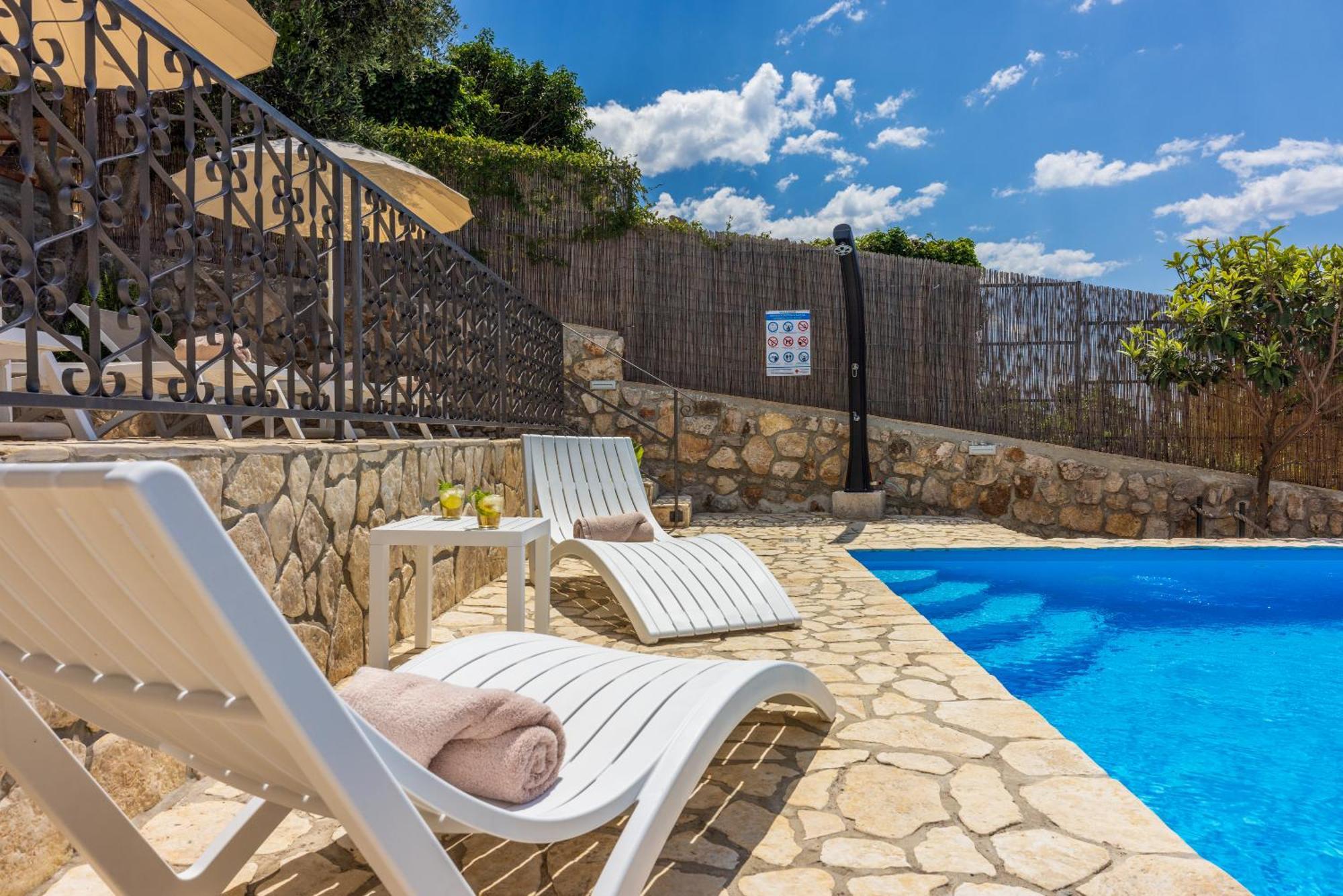 Villa Cocoon - Vacation Home With Heated Pool & Garden Bribir  Exterior foto